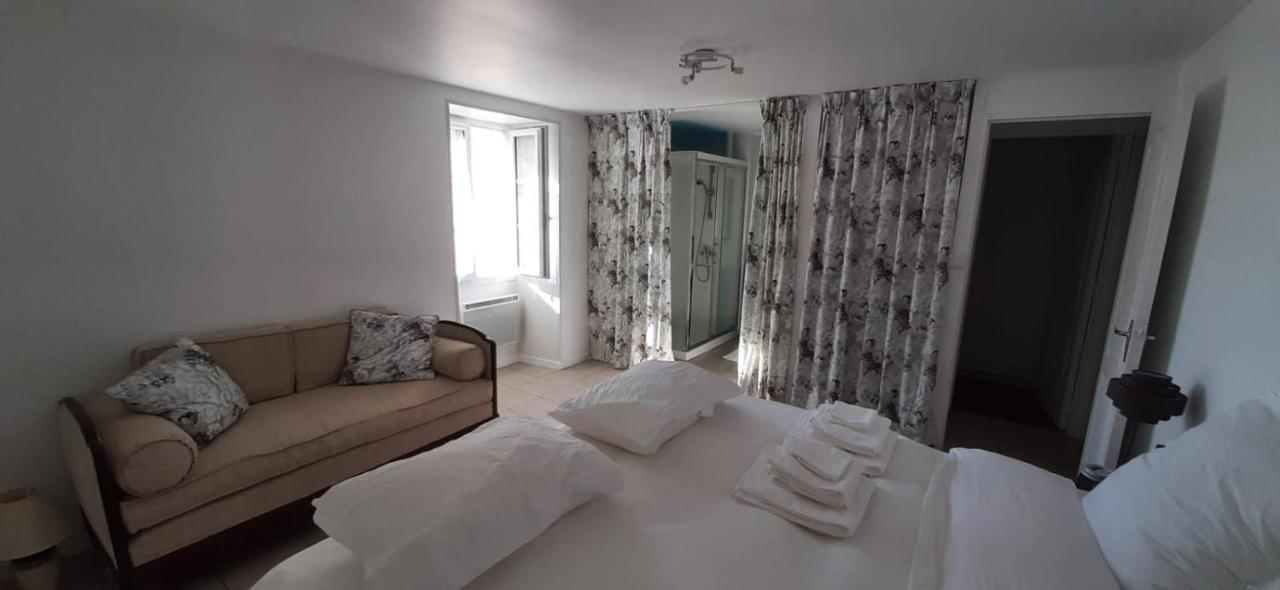 Domaine De La Briouse Bed and Breakfast Sanxay Εξωτερικό φωτογραφία